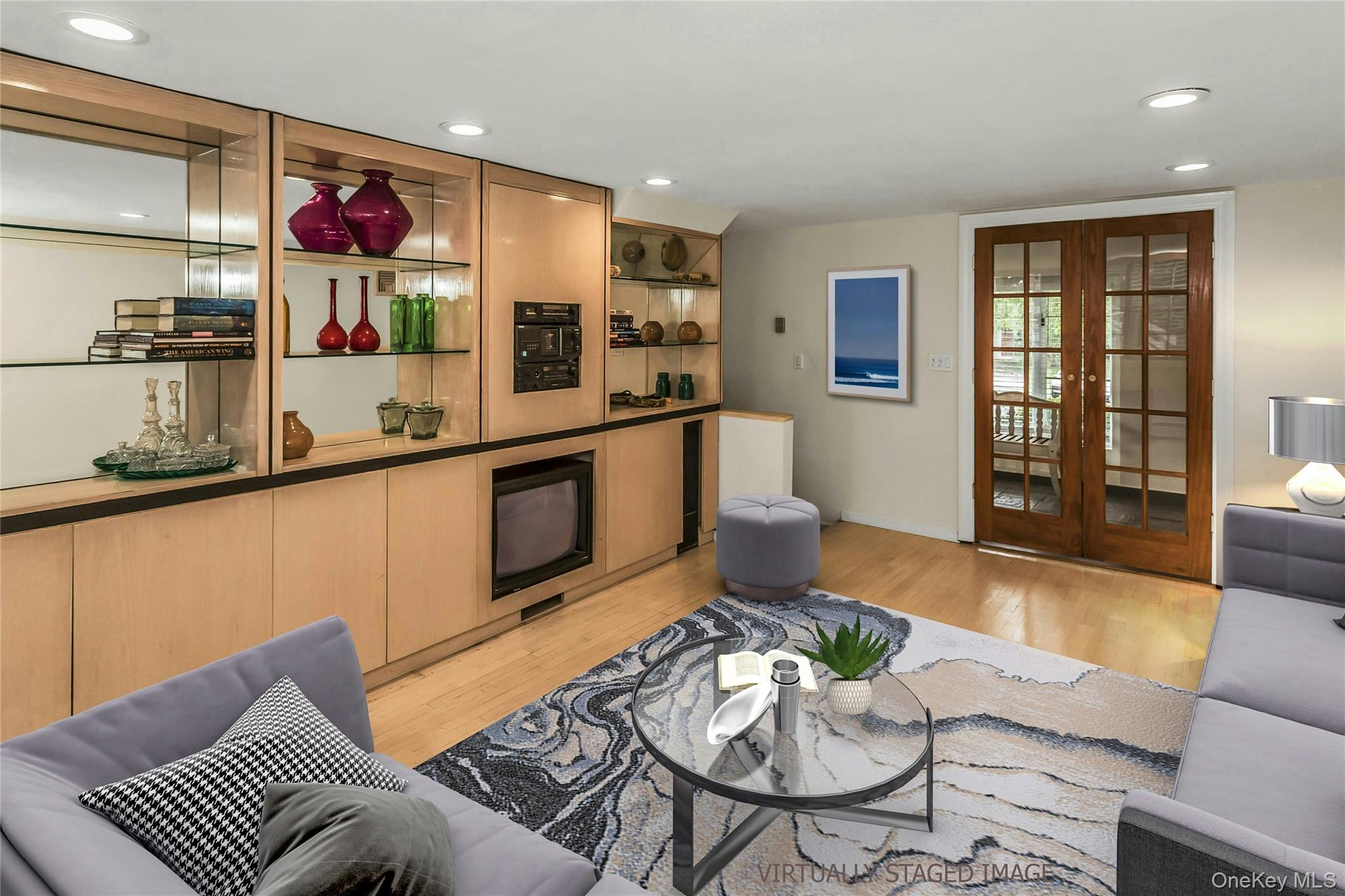 29 Elmwood Court, Plainview, NY 11803