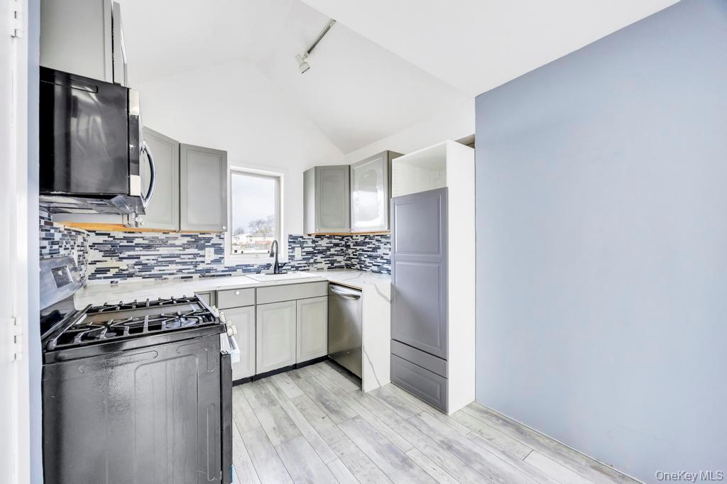 297 Catskill Avenue, Lindenhurst, NY 11757