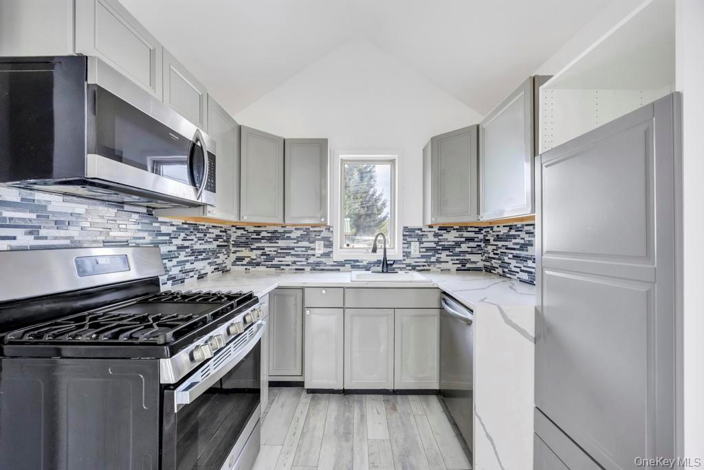 297 Catskill Avenue, Lindenhurst, NY 11757