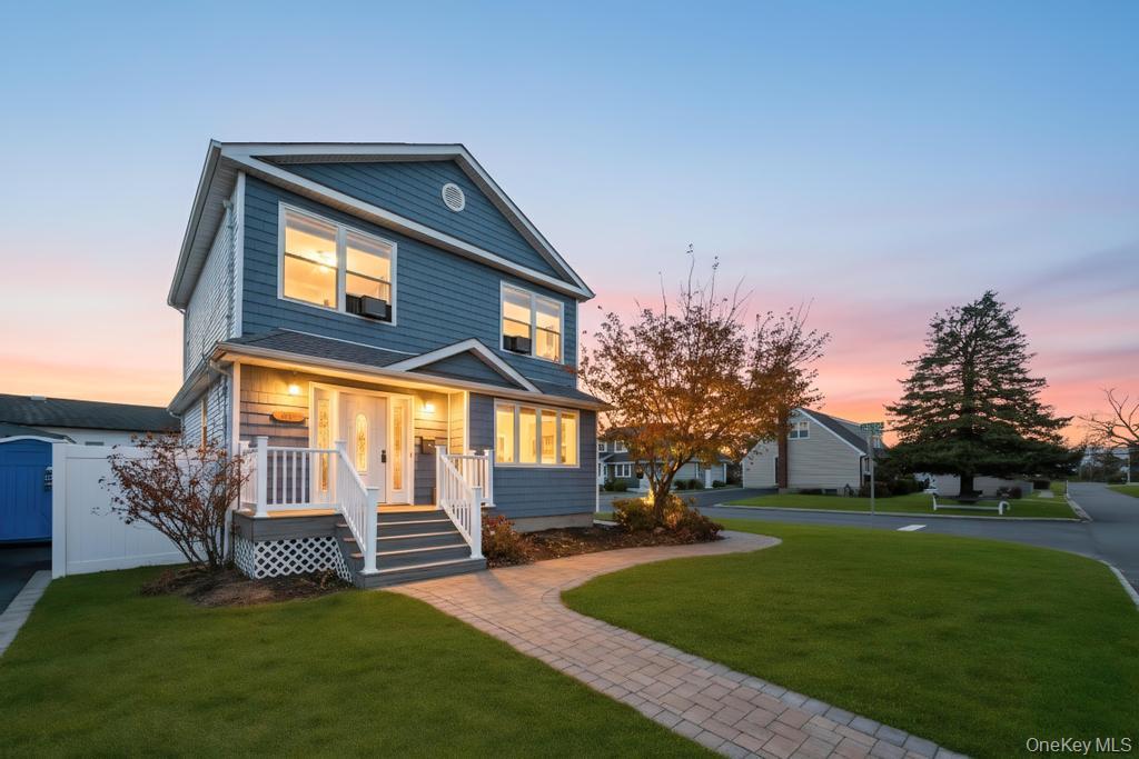 297 Catskill Avenue, Lindenhurst, NY 11757