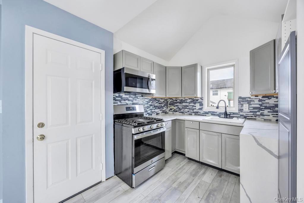 297 Catskill Avenue, Lindenhurst, NY 11757