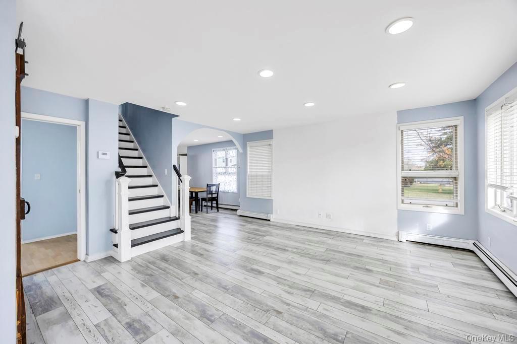 297 Catskill Avenue, Lindenhurst, NY 11757