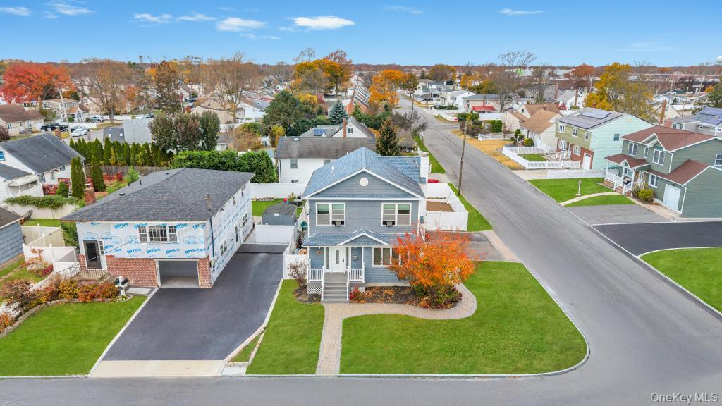 297 Catskill Avenue, Lindenhurst, NY 11757