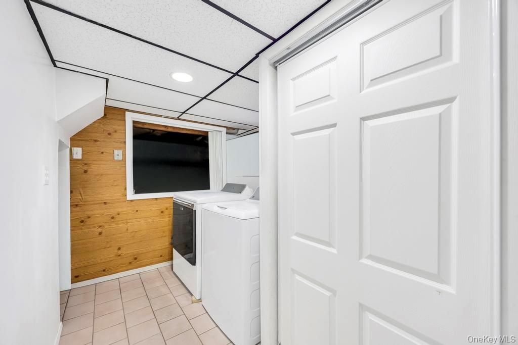 297 Catskill Avenue, Lindenhurst, NY 11757