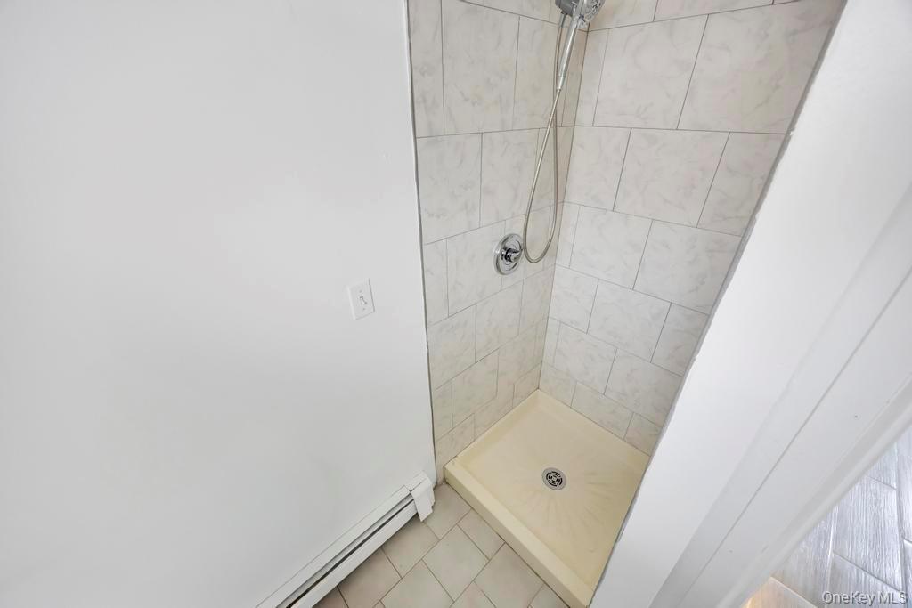 297 Catskill Avenue, Lindenhurst, NY 11757