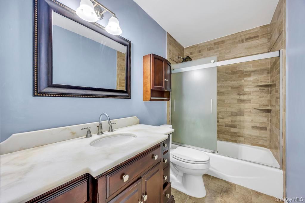 297 Catskill Avenue, Lindenhurst, NY 11757