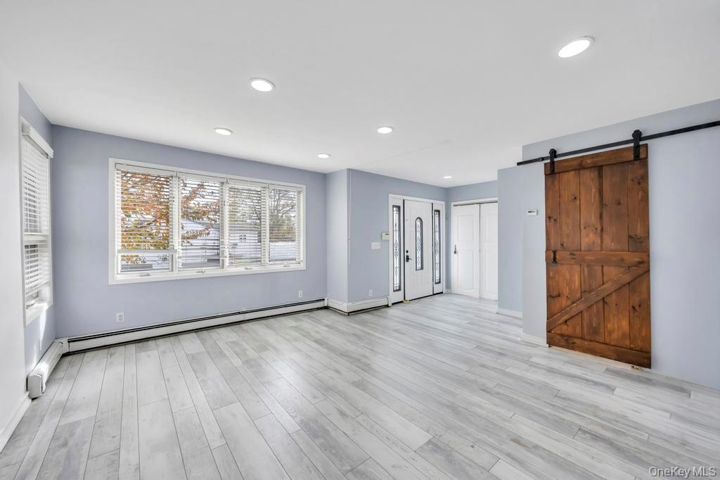 297 Catskill Avenue, Lindenhurst, NY 11757