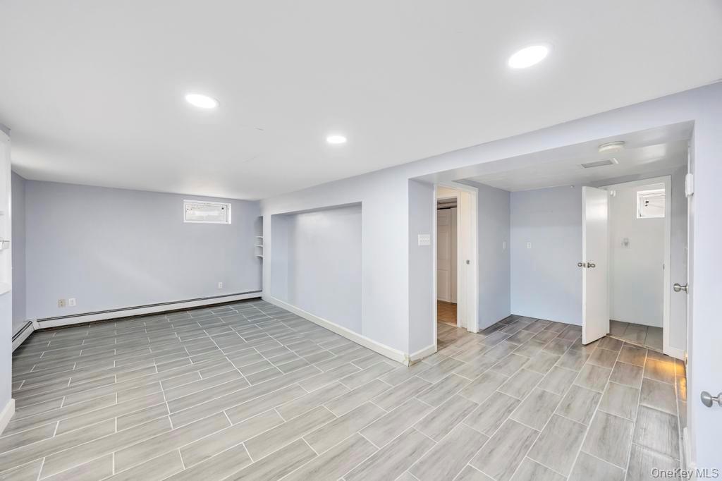 297 Catskill Avenue, Lindenhurst, NY 11757