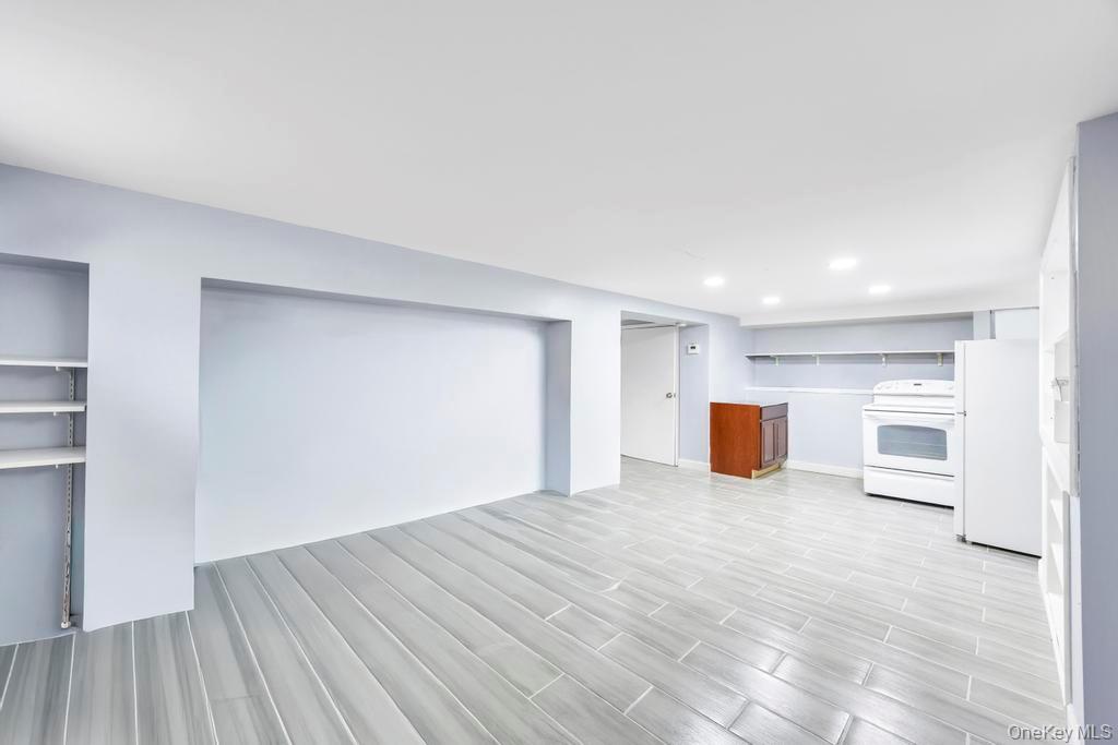 297 Catskill Avenue, Lindenhurst, NY 11757