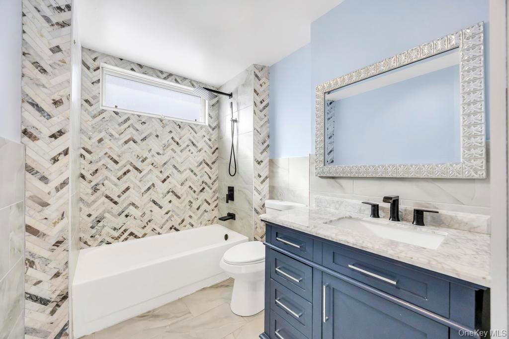 297 Catskill Avenue, Lindenhurst, NY 11757