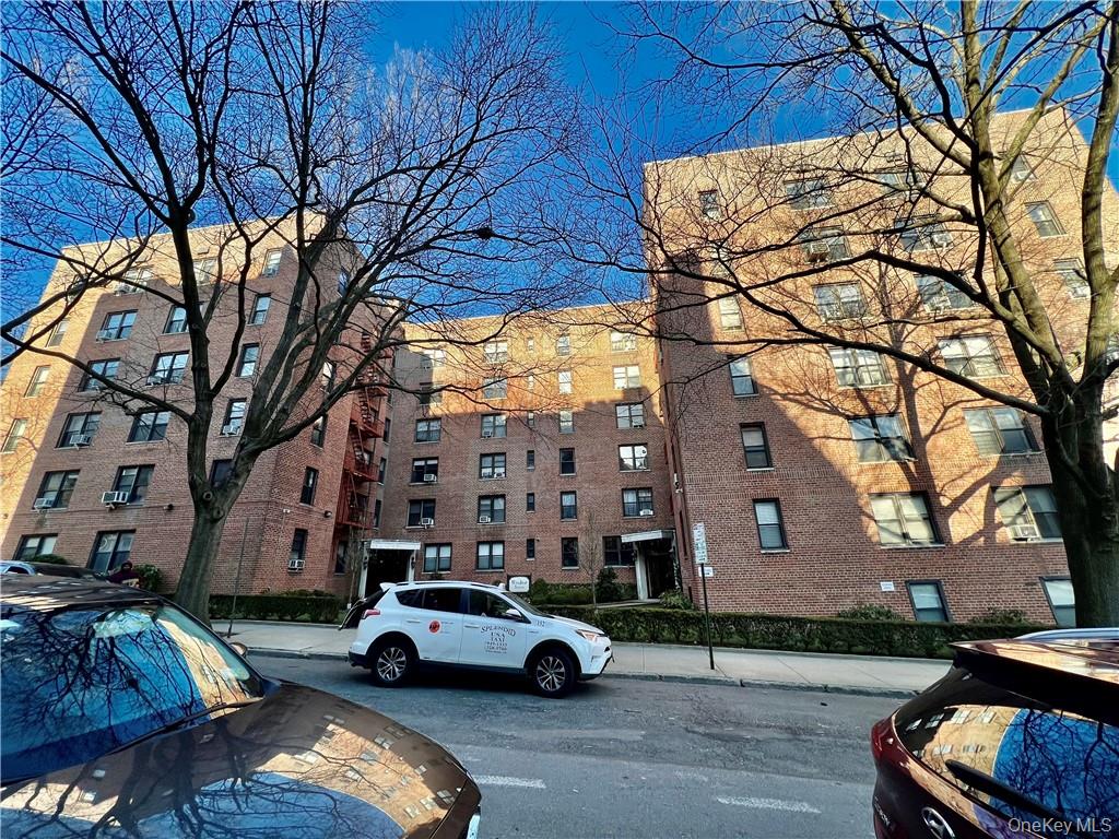 4 Windsor Terrace # 1E, White Plains, NY 10601
