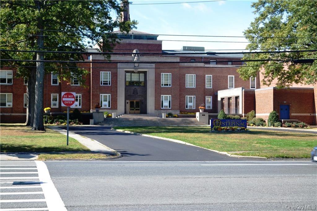 4 Windsor Terrace # 1E, White Plains, NY 10601