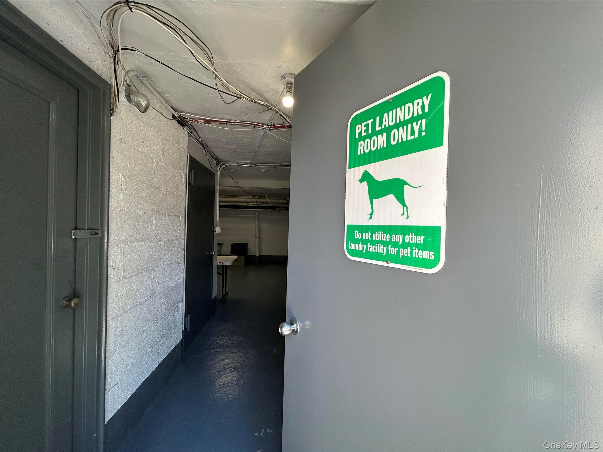 6 W West Mill Drive # 2D, Great Neck, NY 11021