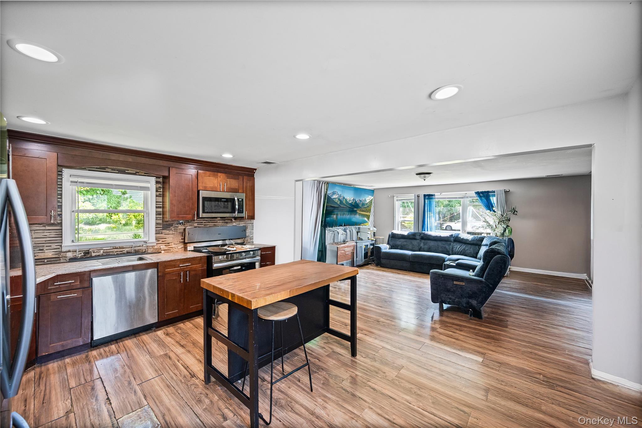 1113 Joselson Avenue, Bay Shore, NY 11706