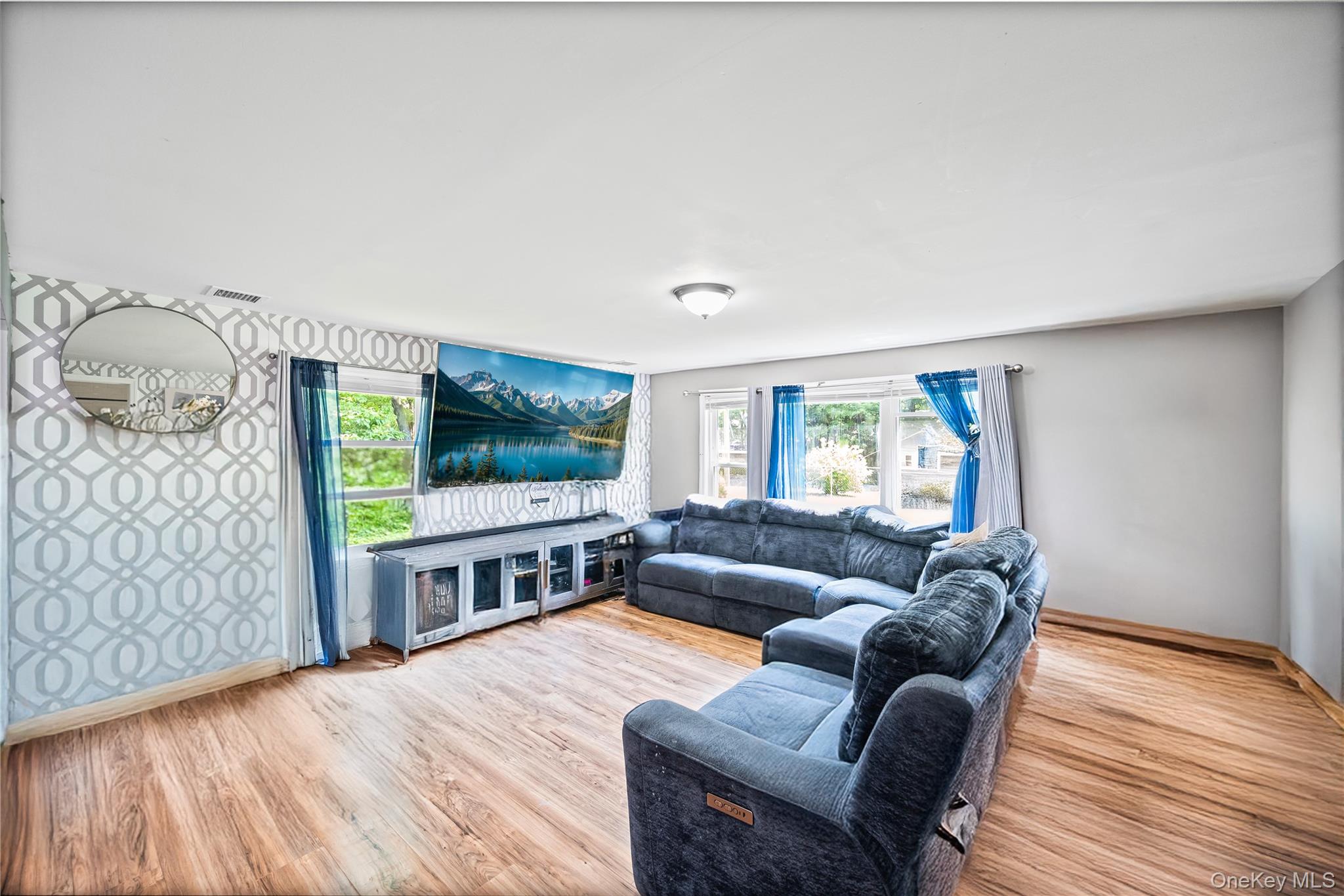 1113 Joselson Avenue, Bay Shore, NY 11706