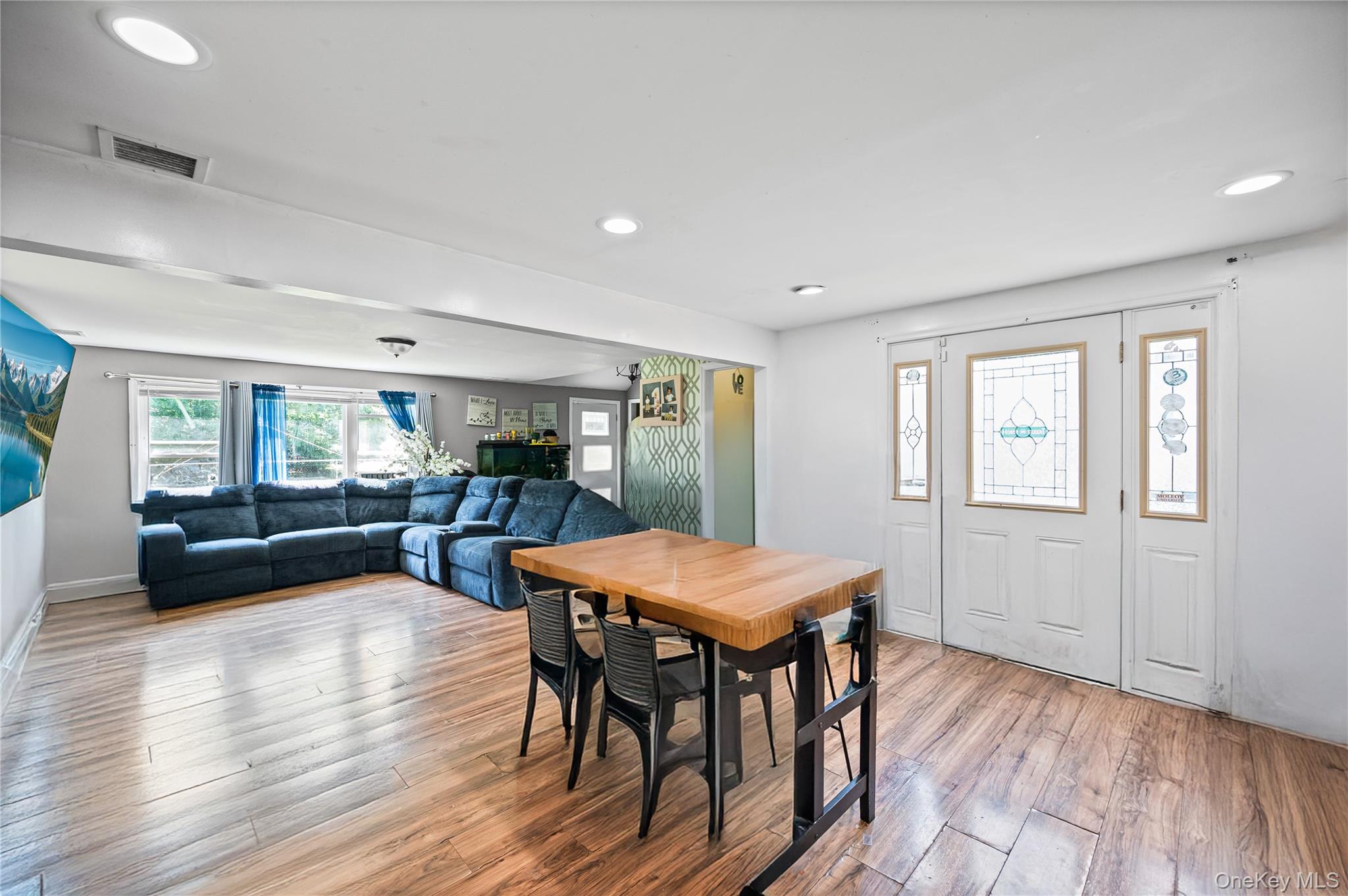 1113 Joselson Avenue, Bay Shore, NY 11706