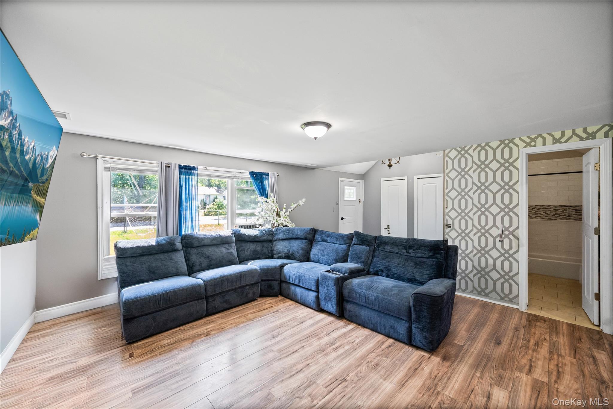 1113 Joselson Avenue, Bay Shore, NY 11706