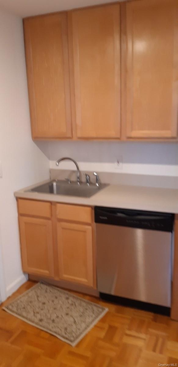 28 Ledgewood Circle, East Setauket, NY 11733