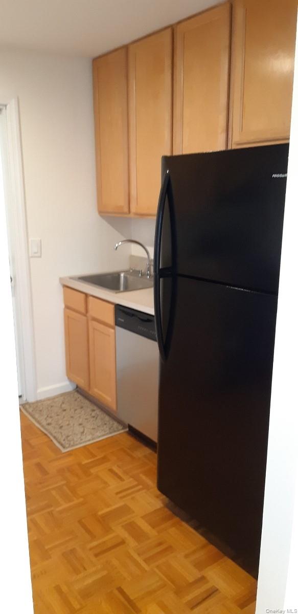 28 Ledgewood Circle, East Setauket, NY 11733