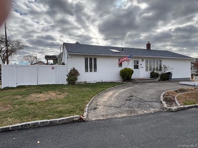461 1st Avenue, Lindenhurst, NY 11757