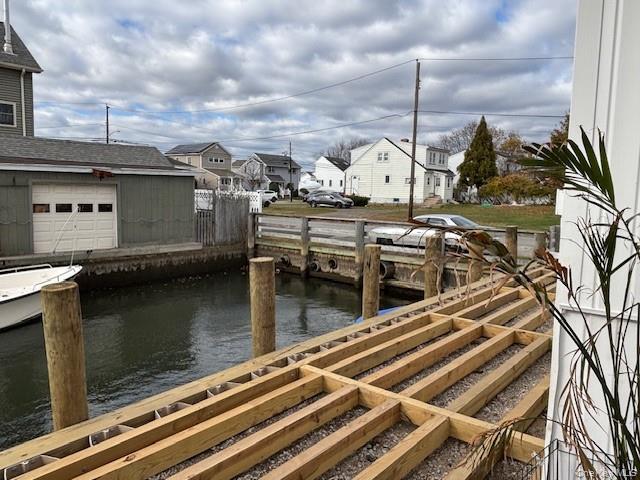 461 1st Avenue, Lindenhurst, NY 11757