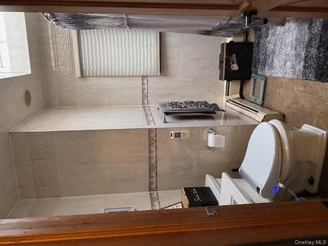 461 1st Avenue, Lindenhurst, NY 11757