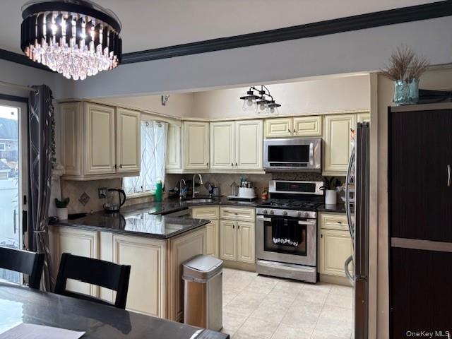 461 1st Avenue, Lindenhurst, NY 11757