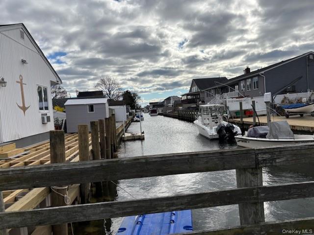 461 1st Avenue, Lindenhurst, NY 11757