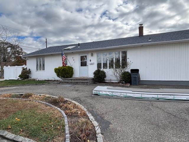 461 1st Avenue, Lindenhurst, NY 11757