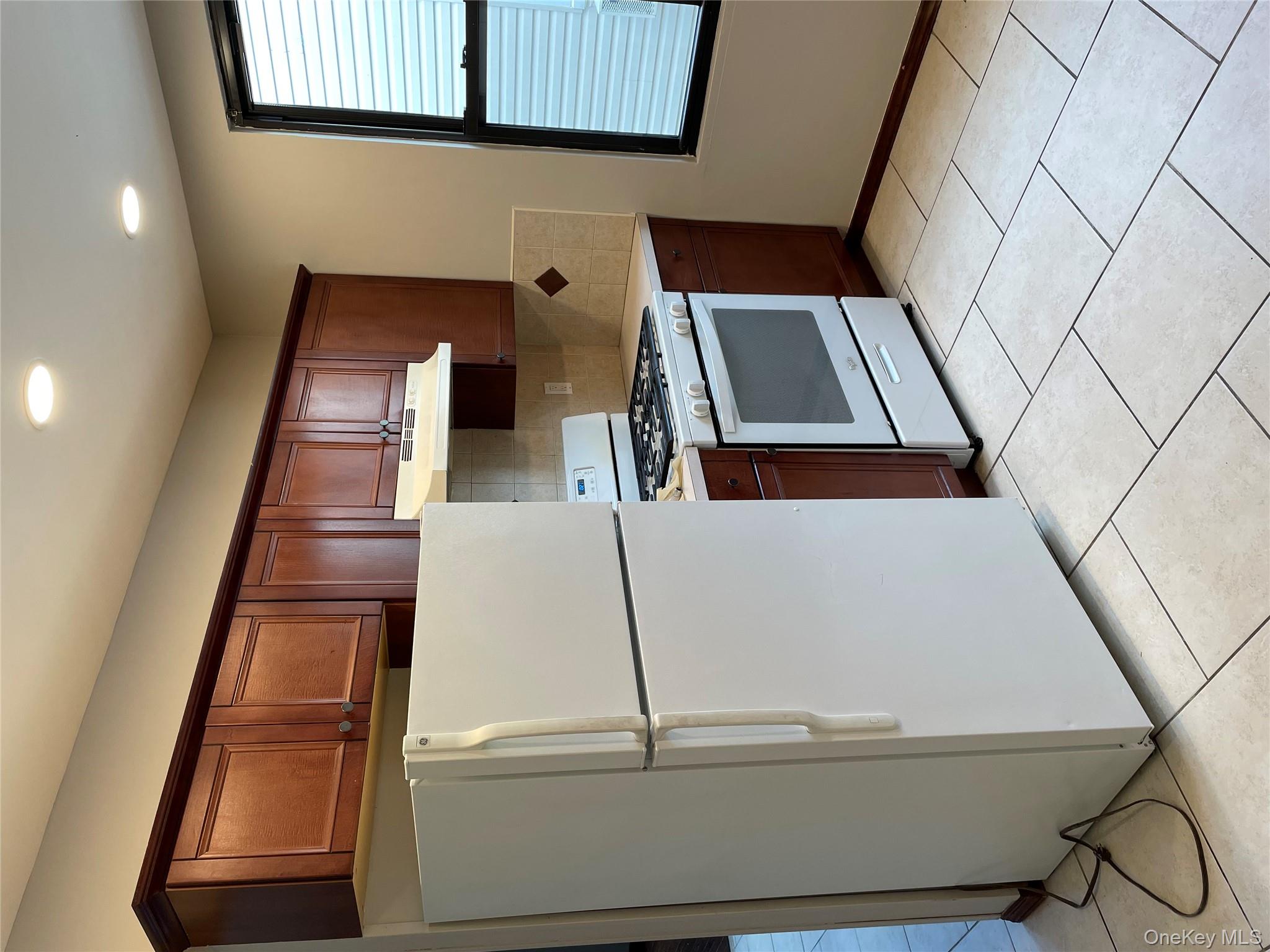 7845 79th Place, Glendale, NY 11385