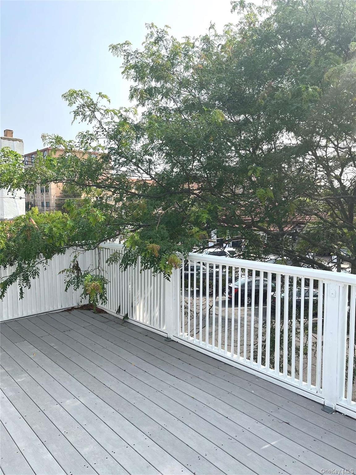 307 Magnolia Boulevard # Upper, Long Beach, NY 11561