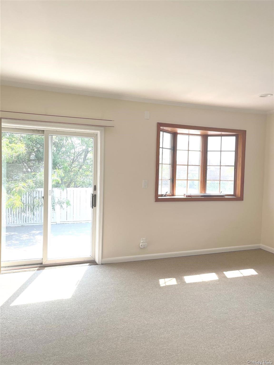 307 Magnolia Boulevard # Upper, Long Beach, NY 11561