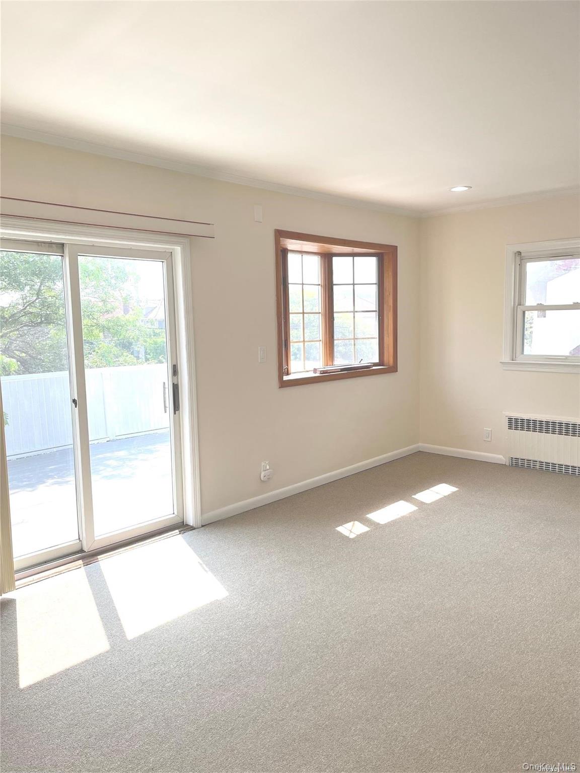 307 Magnolia Boulevard # Upper, Long Beach, NY 11561