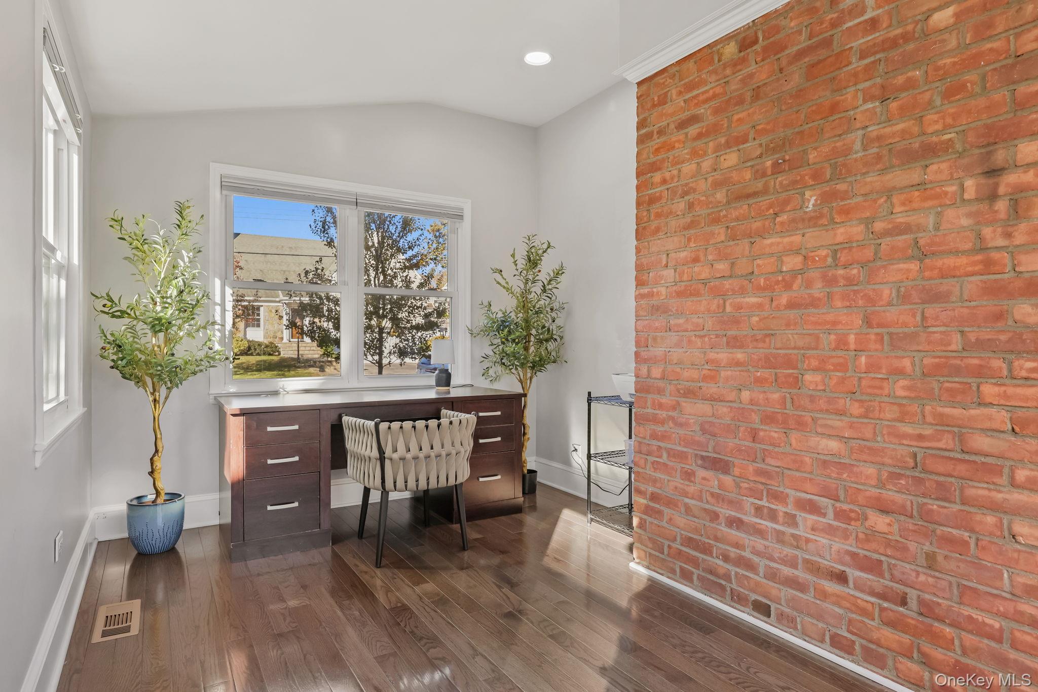 112 Clarence Road, Scarsdale, NY 10583