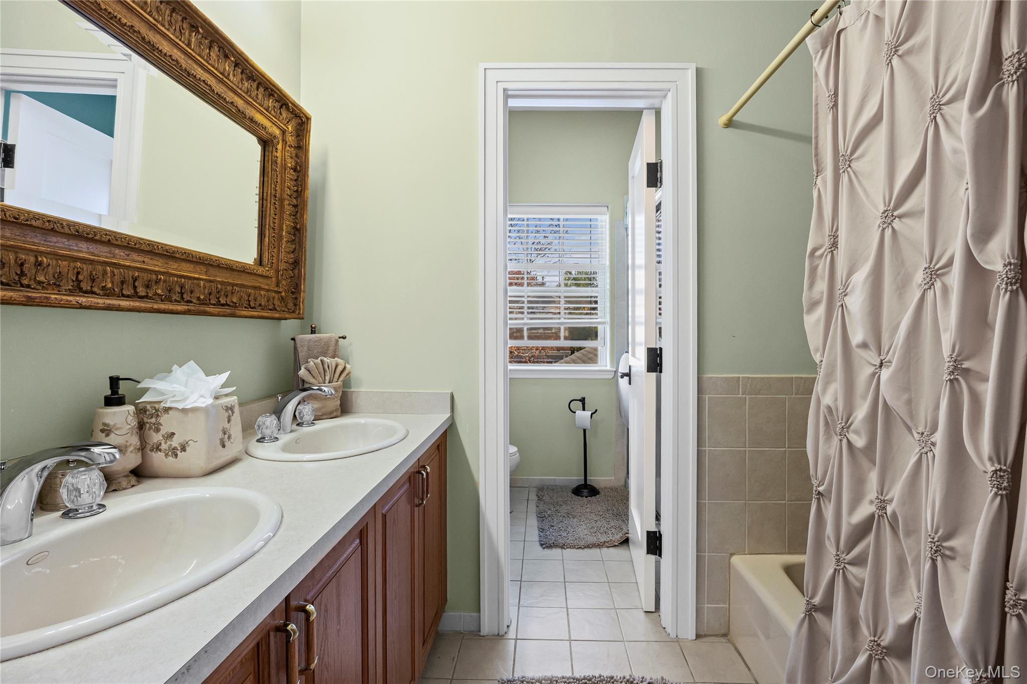 38 Hamlet Drive, Mount Sinai, NY 11766