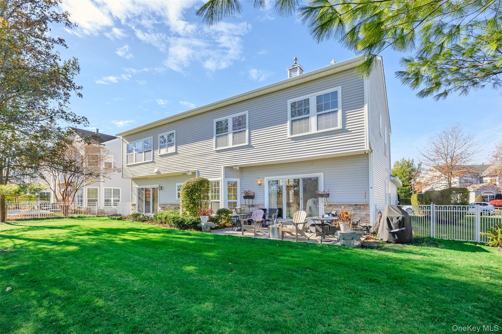 38 Hamlet Drive, Mount Sinai, NY 11766