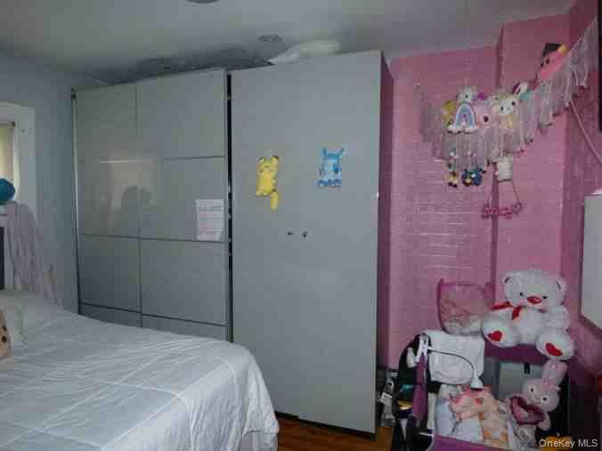 94-46 226th Street, Floral Park, NY 11001