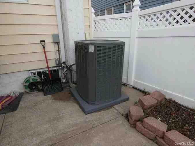 94-46 226th Street, Floral Park, NY 11001