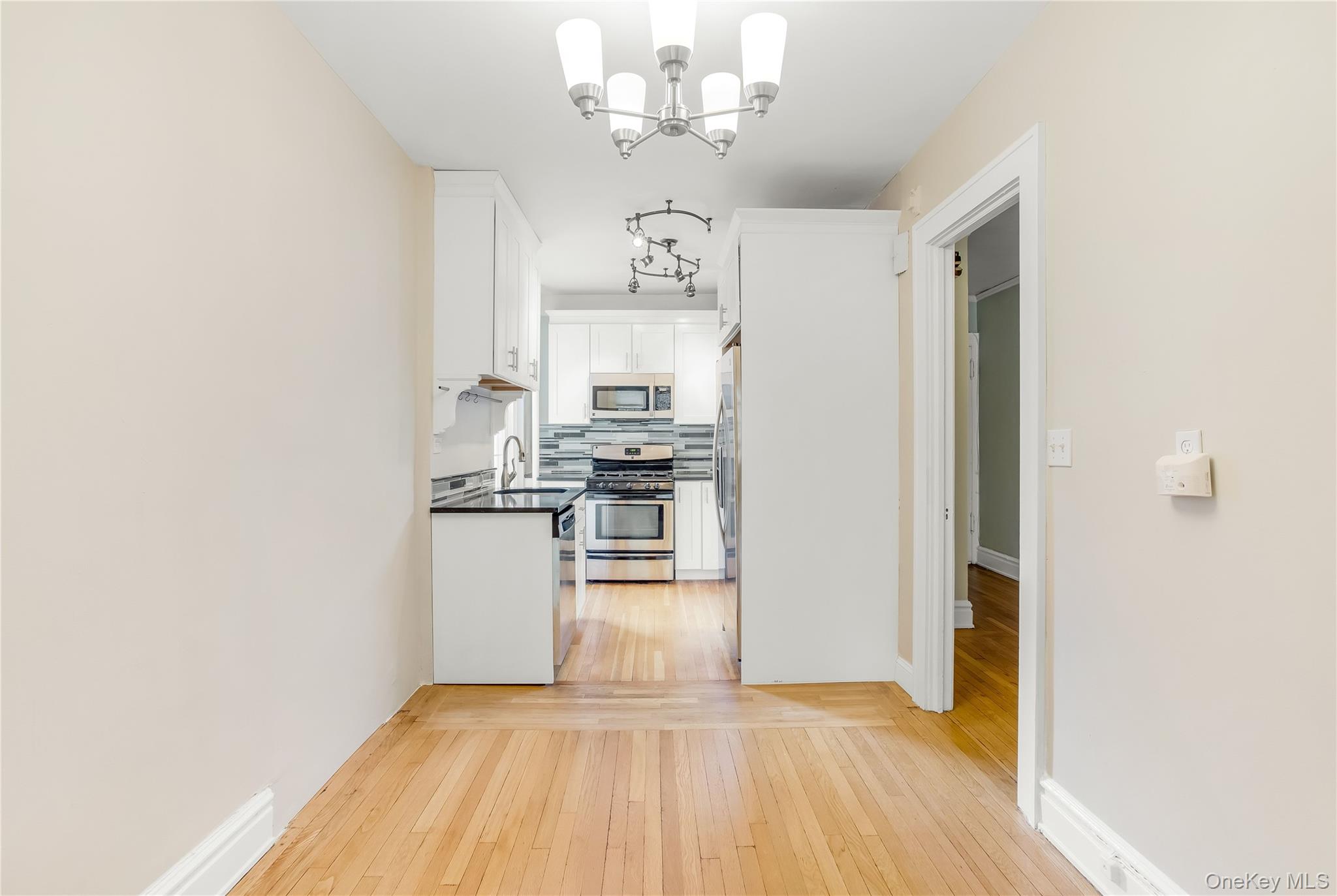 87 N Broadway # 2L, White Plains, NY 10603