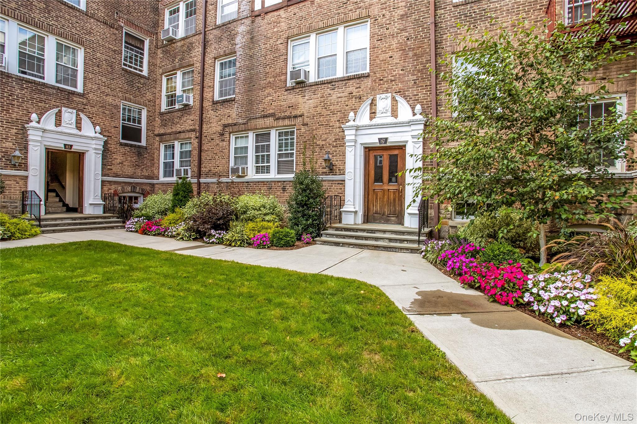 87 N Broadway # 2L, White Plains, NY 10603