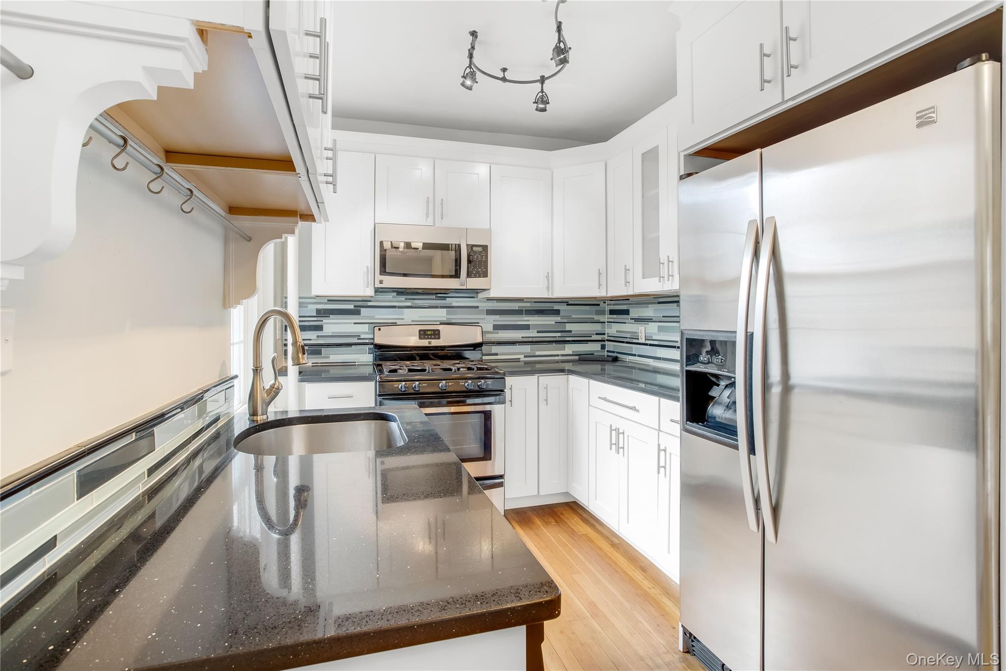 87 N Broadway # 2L, White Plains, NY 10603