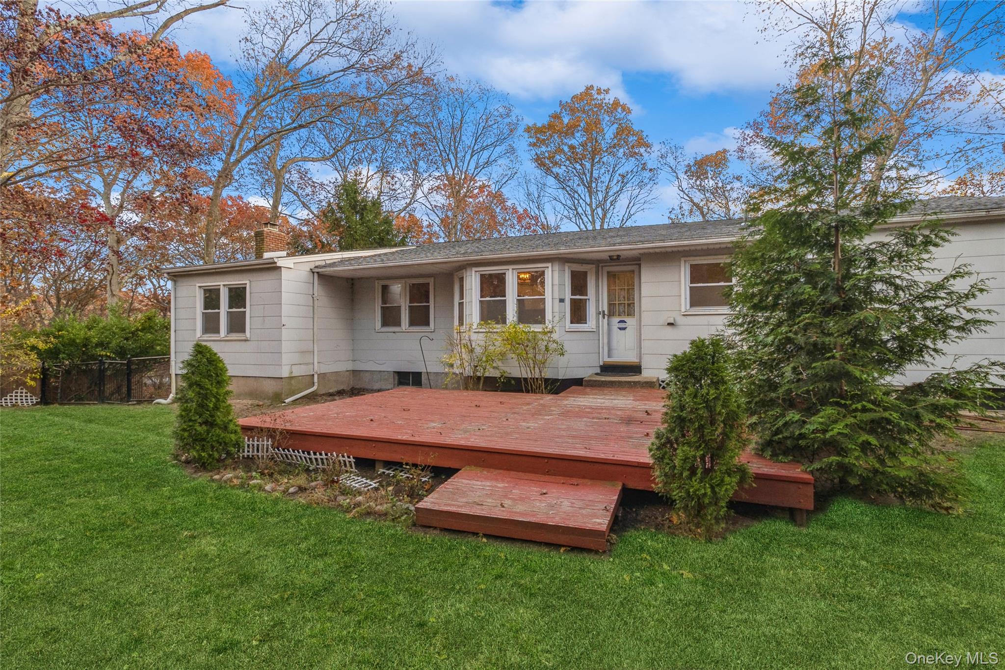 15 Mobrey Lane, Smithtown, NY 11787