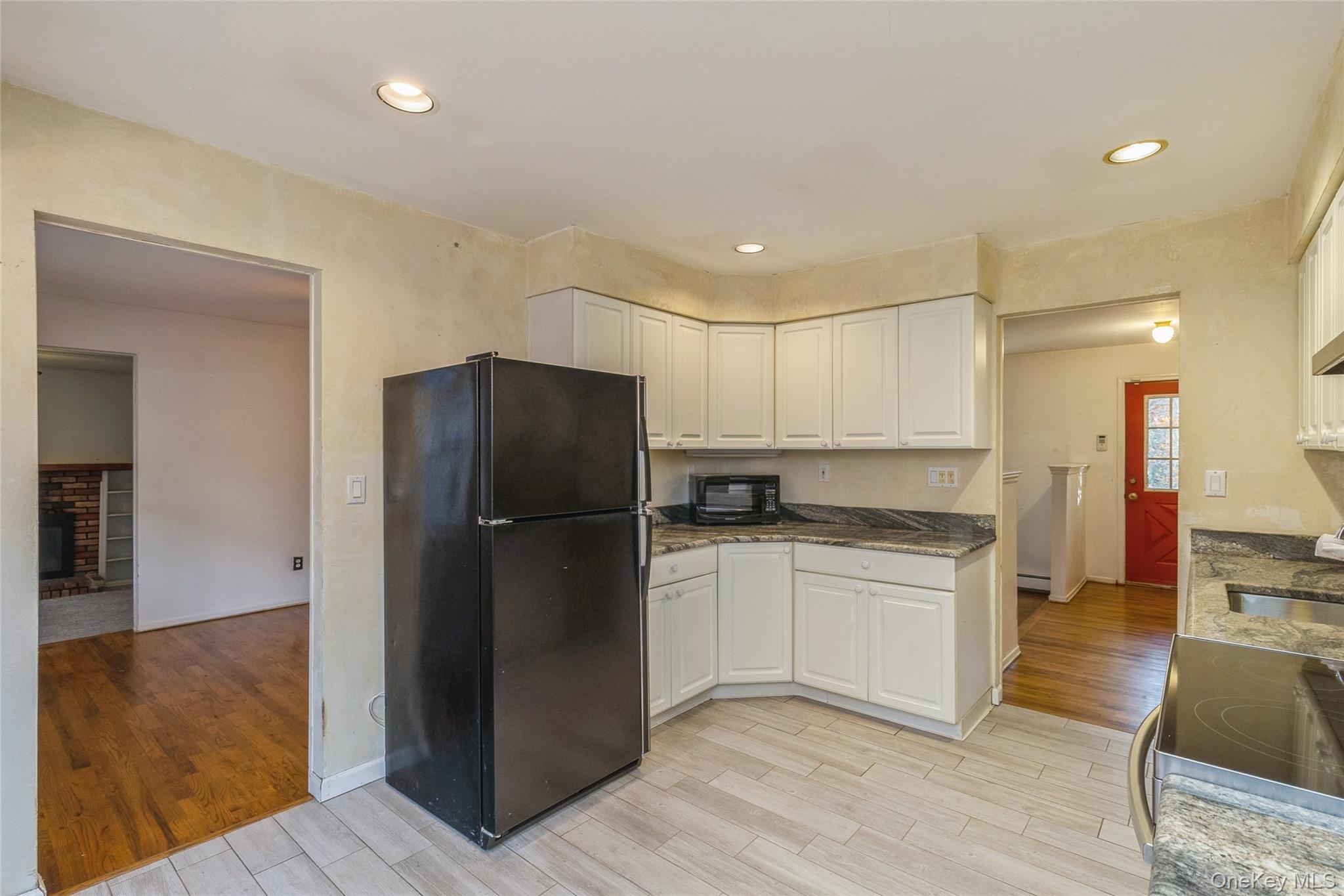 15 Mobrey Lane, Smithtown, NY 11787