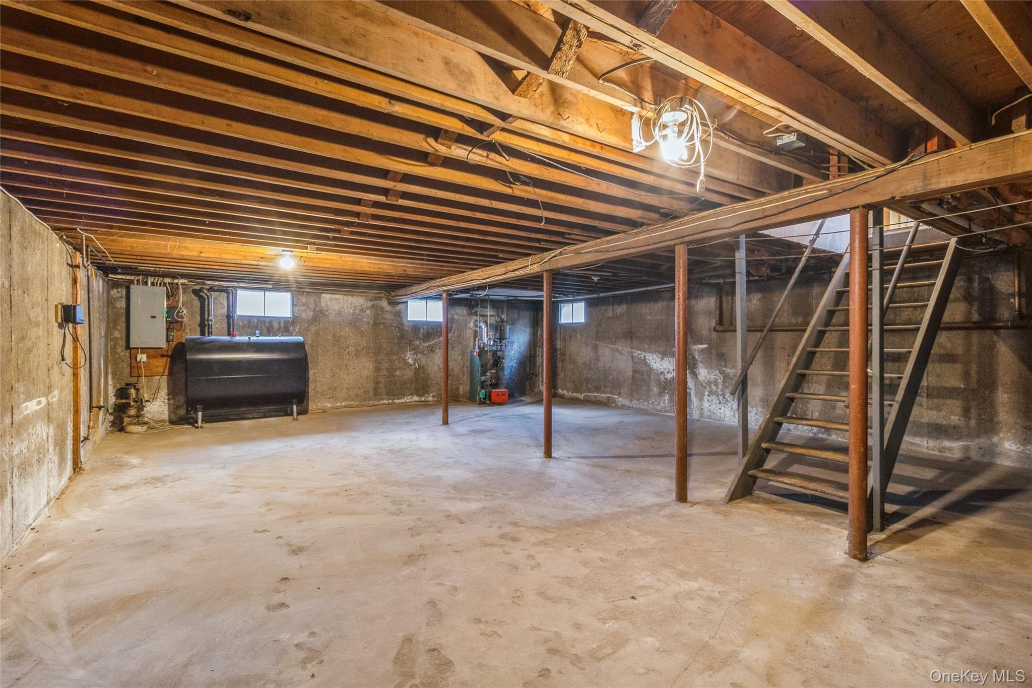 15 Mobrey Lane, Smithtown, NY 11787