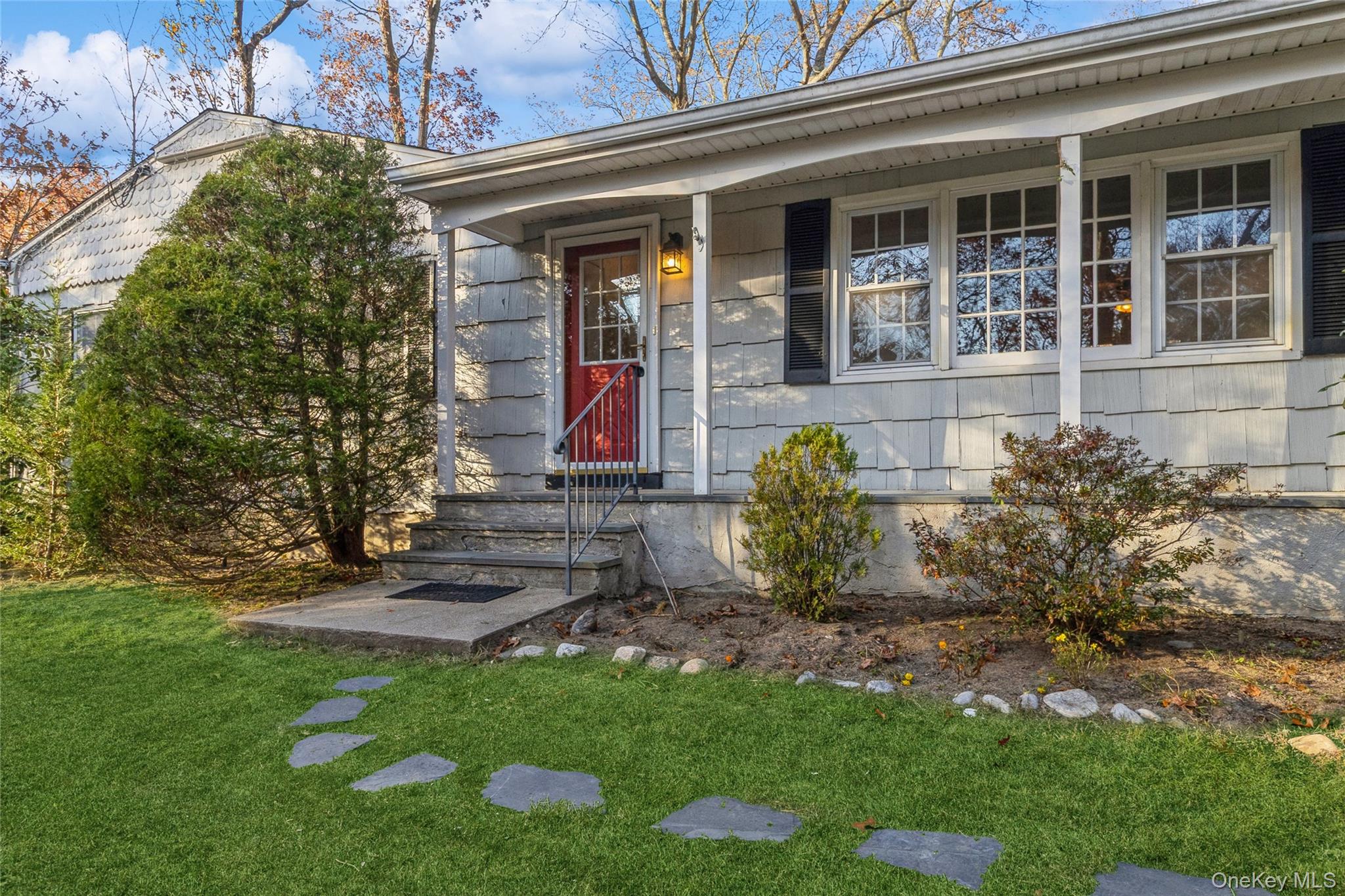 15 Mobrey Lane, Smithtown, NY 11787