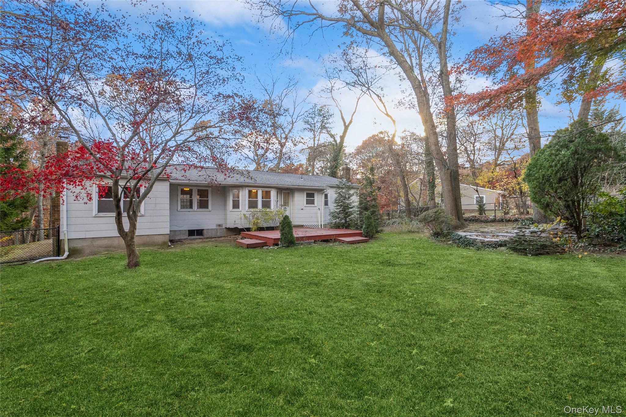 15 Mobrey Lane, Smithtown, NY 11787