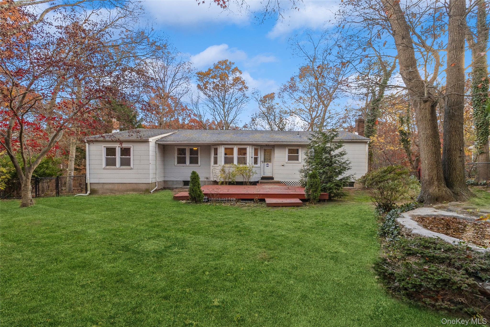 15 Mobrey Lane, Smithtown, NY 11787