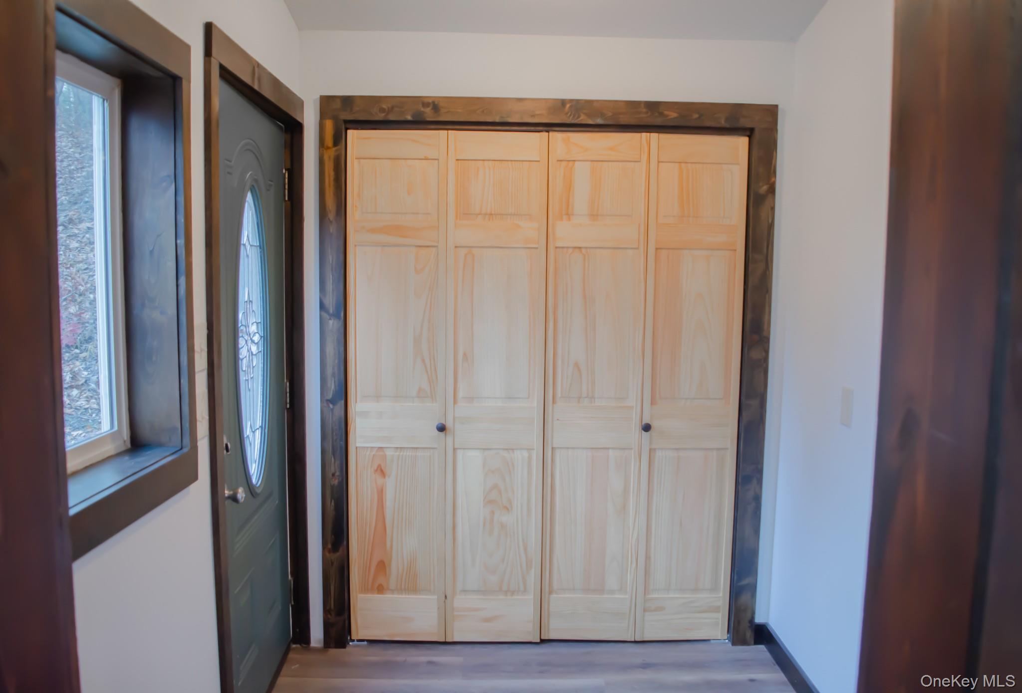 10037 9W Route, Athens, NY 12015