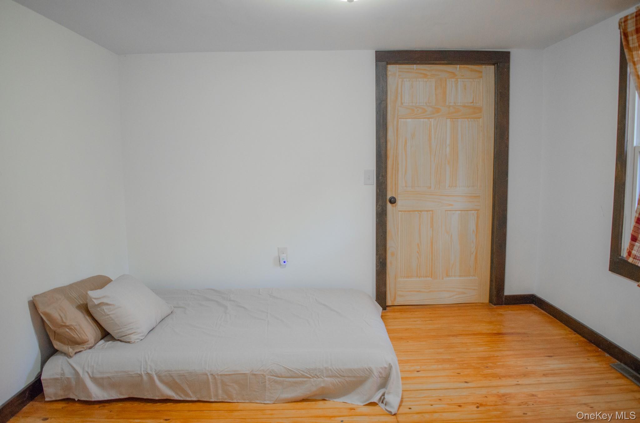 10037 9W Route, Athens, NY 12015