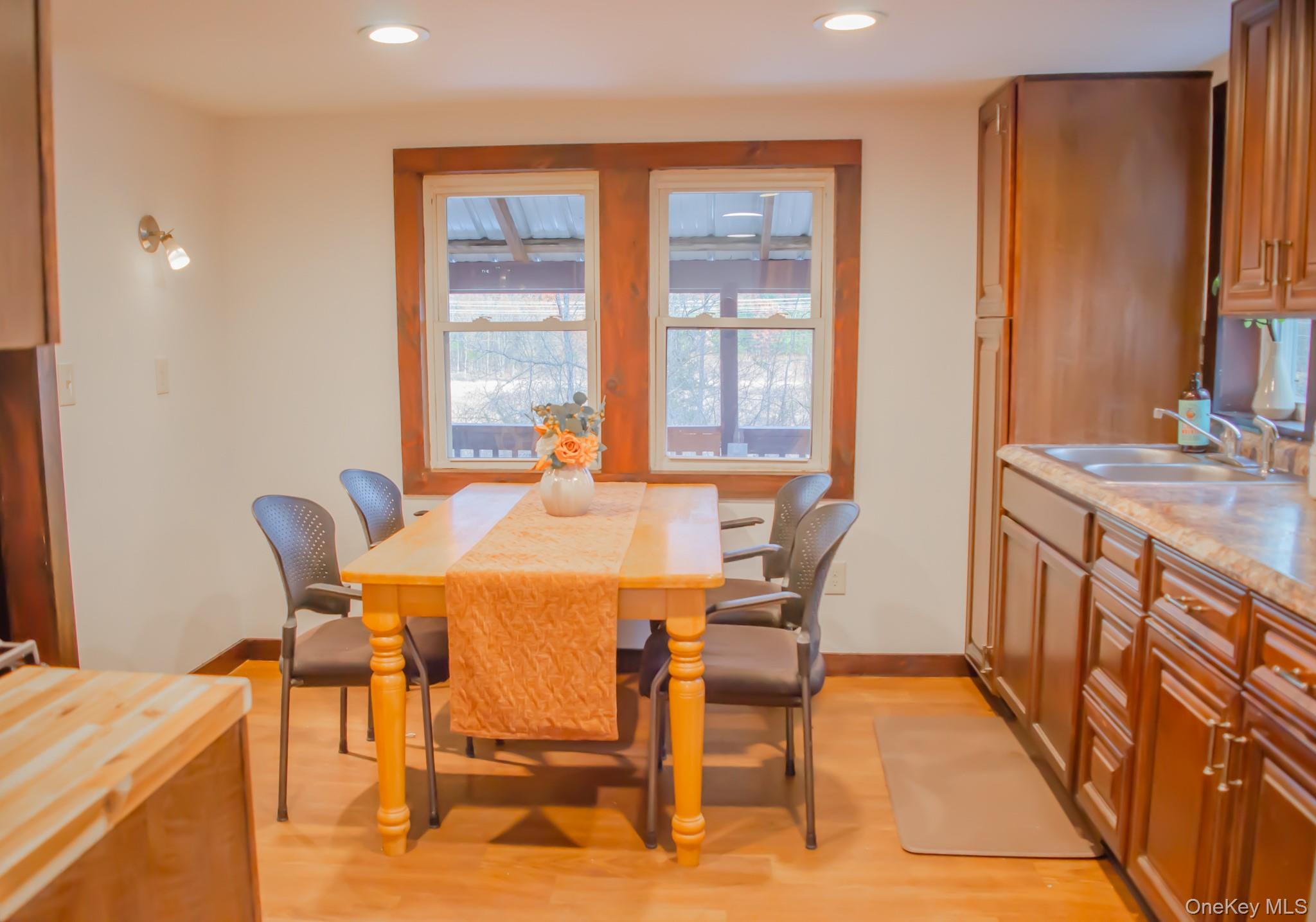 10037 9W Route, Athens, NY 12015